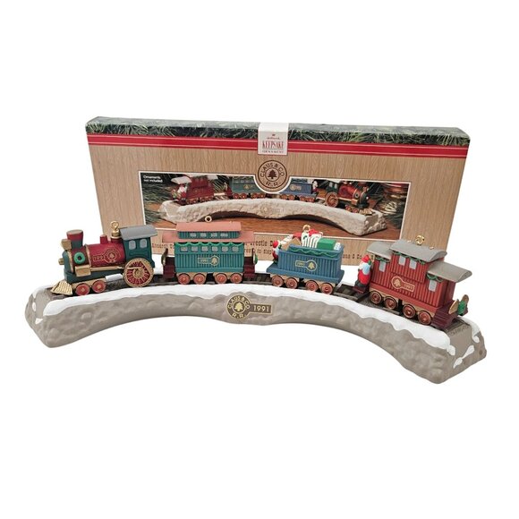 Hallmark Claus & Co RR Railroad Trestle Display Stand 4 Train Cars 1991 - Picture 2 of 12